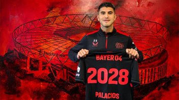 Exequiel Palacios blindando hasta 2028: el campeón del mundo renovó su contrato con el club alemán