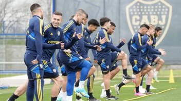 Boca entrena y viaja a Brasil para jugar la final de la Copa Libertadores