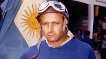 Fangio fue elegido como uno de los 5 mejores pilotos de la historia por la IA