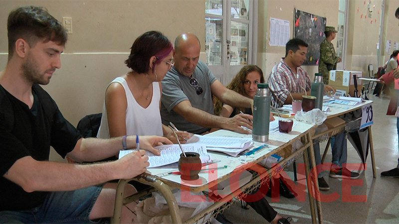 Autoridades de mesa. Archivo