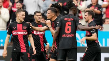 Europa League: Bayer Leverkusen, con Exequiel Palacios, goleó a Qarabag