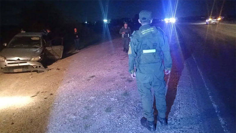 Fuerte choque entre un auto y una camioneta | Elonce.com