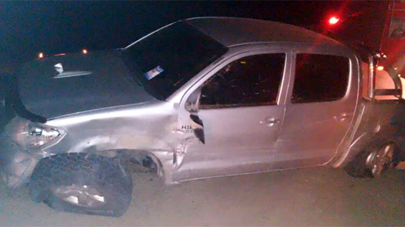 Fuerte choque entre un auto y una camioneta | Elonce.com