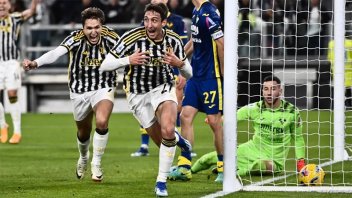 Juventus logró un agónico triunfo y quedó como único líder del campeonato: los goles