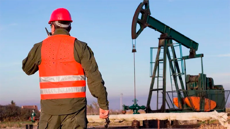 El Sindicato de Petróleo anunció paro en apoyo a las medidas de Massa -  Política - Elonce.com