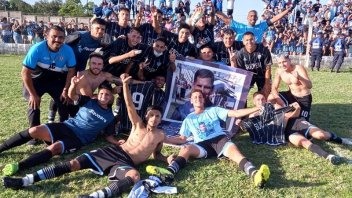 Liga Paranaense: Peñarol lo remontó y se quedó con el clásico contra Sportivo Urquiza