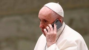 El papa Francisco llamó a Milei para felicitarlo por su victoria en el balotaje