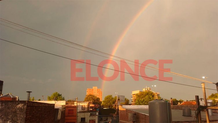 Tras la lluvia, un arcoíris doble embelleció el cielo en Paraná