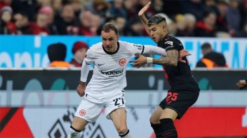 Exequiel Palacios y el Leverkusen no aflojan y golearon al Franfkurt: los goles del 3-0