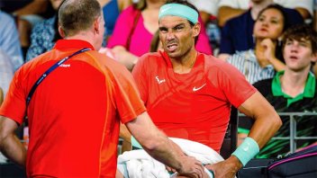 Nadal perdió, terminó con dolores y preocupa de cara al Abierto de Australia