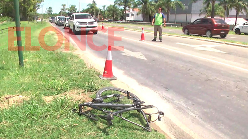 Joven ciclista fue embestido por un automóvil en Ruta 11 | Elonce.com