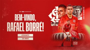 Rafael Santos Borré fue presentado como refuerzo del Inter de Brasil