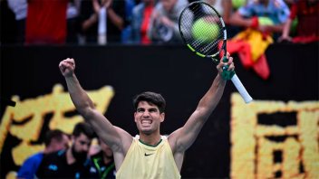 Tenis: Alcaraz se impuso ante Sonego y avanzó a tercera ronda del Open de Australia