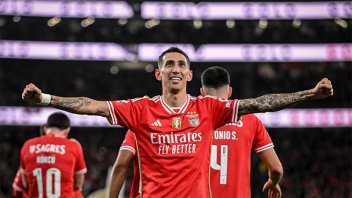 Golazo y asistencia de Di María para la victoria de Benfica: goles del 2-0