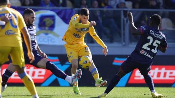 Video: gol de tiro libre de Matías Soulé en el triunfo de Frosinone