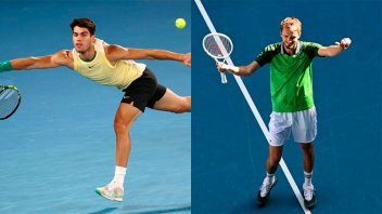 Tenis: Alcaraz y Medvedev avanzaron a cuartos de final en Australia