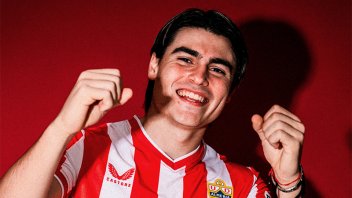 Tras el pase caído a Boca, Luka Romero fue oficializado en Almería