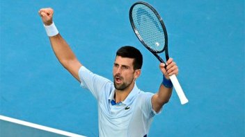 Tenis: Djokovic venció a Fritz y avanzó a semifinales en Melbourne