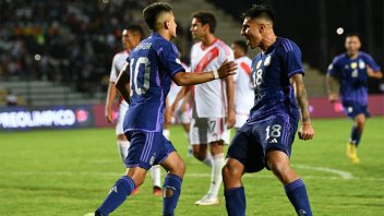Argentina venció a Perú y es puntera de su grupo en el Preolímpico Sub 23: goles del 2-0