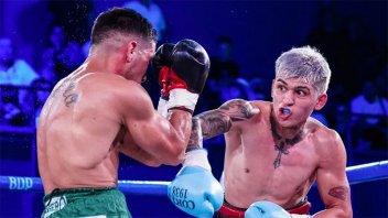 Boxeo: el argentino Ruiz retuvo sus cinturones de la categoría supergallo