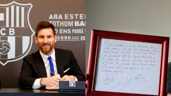 Subastaron la servilleta del primer contrato de Lionel Messi con Barcelona
