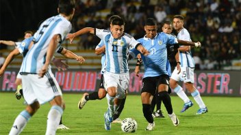 Argentina igualó ante Uruguay y finalizó como líder del Grupo B: goles del 3-3