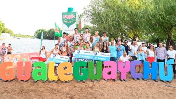 En Gualeguaychú, el entrerriano Julián Azaad volvió ser campeón en Beach Volley