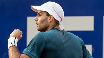 Facundo Díaz Acosta avanzó a cuartos de final del Argentina Open tras arrollar a Fran Cerúndolo