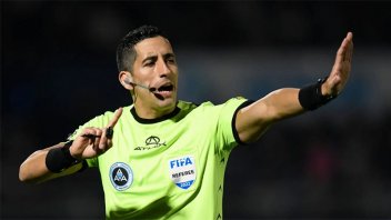 Yael Falcón Pérez, el árbitro para la Supercopa Argentina entre River y Estudiantes