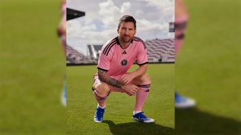 Los nuevos botines de Lionel Messi, inspirados en la Selección Argentina