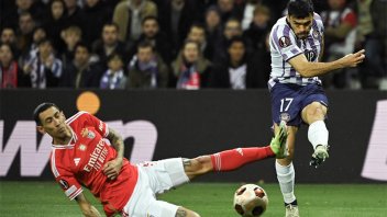 Benfica, con Di María y Otamendi, empató y pasó a octavos de la Europa League: resumen