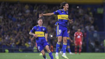 Con un triplete de Cavani, Boca derrotó a Belgrano y da pelea: los goles del 3-2