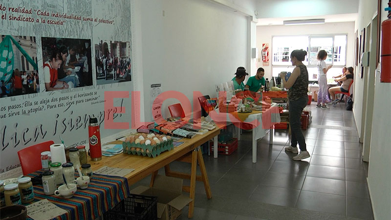 Se realizó la feria saludable de AGMER, con alimentos sanos y ...