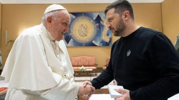 Papa Francisco solicitó a Ucrania “izar la bandera blanca” para negociar la paz