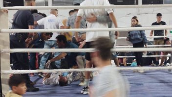Otro escándalo en el boxeo nacional: agredieron a un árbitro y quedó inconsciente