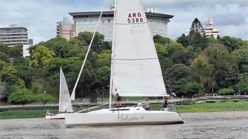 El Club Nautico Paraná larga la regata Paraná-Rosario
