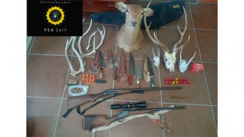 Incautaron elementos de caza tras sendos allanamientos en Villa Urquiza
