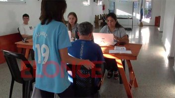 Gestionaron becas de nivel secundario en barrio AATRA en Paraná