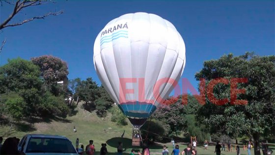 El globo aerostático, la gran atracción en la costanera de Paraná