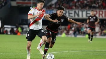 Copa de la Liga: River visita a Huracán en busca de quedar como único líder de su zona