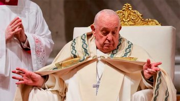 El Papa Francisco encabezó la misa de Vigilia Pascual