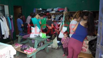 Vecinal Guiraldes recibe donaciones de indumentaria para ropero solidario