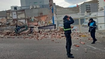 Fuerte temporal azotó Comodoro Rivadavia: voladura de chapas y caída de árboles