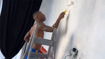Video: Advíncula se mostró pintando y causó furor en Boca por un detalle