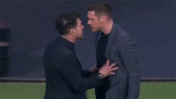 Simeone se peleó con el director deportivo de Borussia Dortmund: video