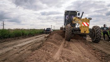 Vialidad realiza tareas en caminos rurales del departamento Paraná