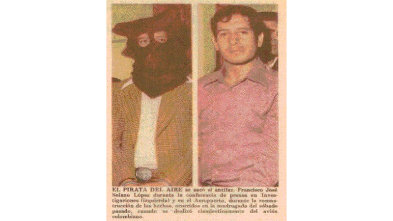Francisco Solano L&oacute;pez Dominguez, "pirata a&eacute;reo", cuando fue extraditado a Colombia.-