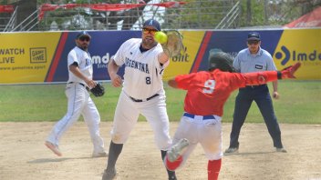 Argentina perdió el invicto en el Panamericano de Softbol ante República Dominicana