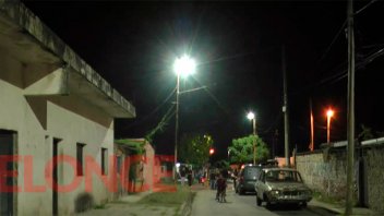 Colocaron 14 nuevas luminarias LED en el barrio Las Flores