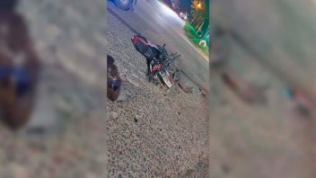 Automovilista embistió a una pareja de motociclistas y se fugó sin auxiliarlos